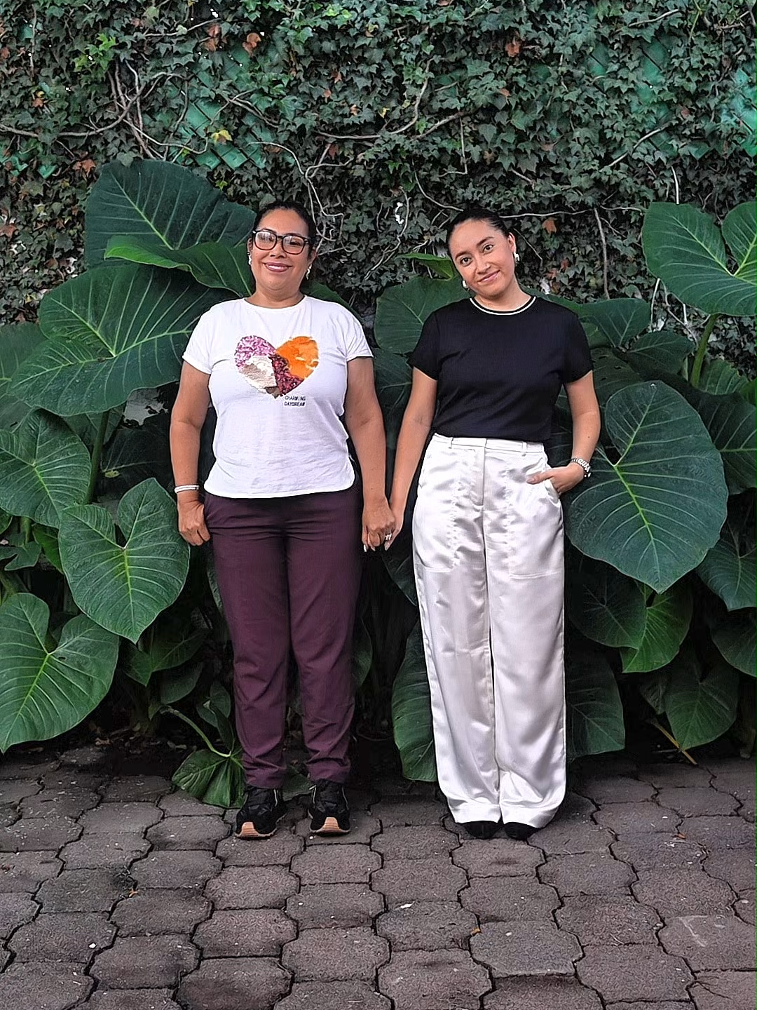 🇲🇽Cada paso que damos viene de su esfuerzo, y marca el camino de las que vendrán… Gracias a nuestras madres por abrir el camino ✨ 🇺🇸Every step we take comes from their effort, and paves the way for those who will follow… Thank you to our mothers for opening the path ✨