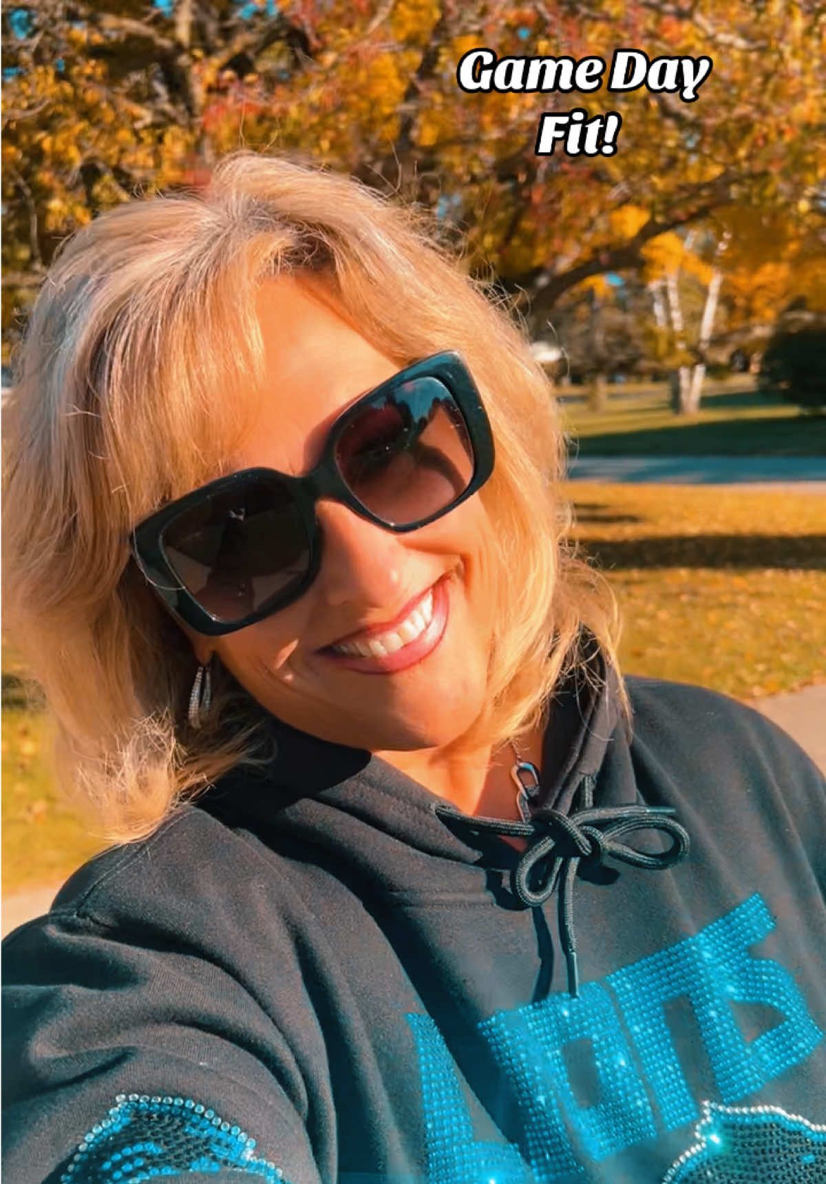 Game Day Fit! 💙🩶🖤🏈 Let’s GO DETROIT LIONS!! @Rockin My Short Hair Apparel Thank for always making me look great! #detroit #lions #gameday #OOTD 