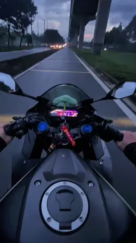 Yêu em sai cách . #cbr150r #fyp #viral #music 