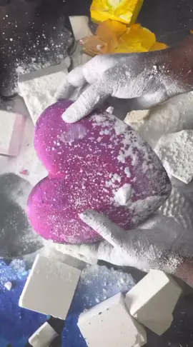 🩷  Credit : @asmrcrushingqueen #bestofchalkasmr #gymchalkasmr #satisfying #asmr #fyp 