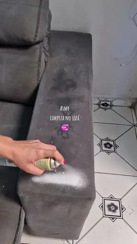limpeza satisfatória no sofá🤗💞 #limpezasatisfatoria #fy #asmrsatisfying #cleaning #sofá 