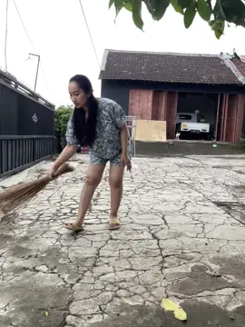 Kegiatane wong wedok nek esok