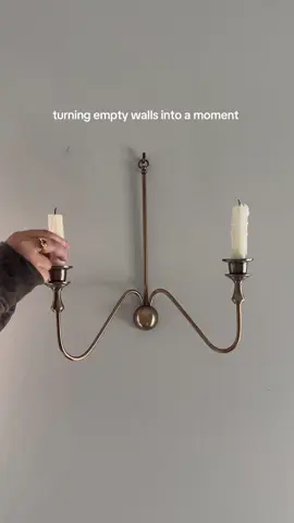 adding a little jewelry to my walls 🤎 #homedecor #homeinspo #lighting 