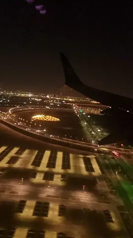 Alhamdulillah punya kesempatan buat datang ke tanah suci. Terimakasih ya allah atas kesempatan yang diberikan. 🥹 #kingabdulazizinternationalairport #madinah #saudiarabia🇸🇦 #jeddah