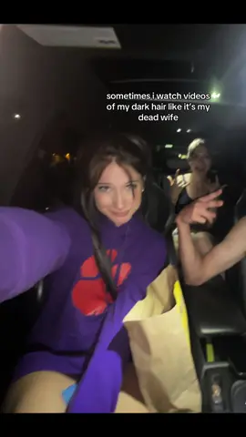 ummm i miss it… #darkhair #meganfox #shouldidyemyhair #iwanttodyemyhair #thisisnotajoke 