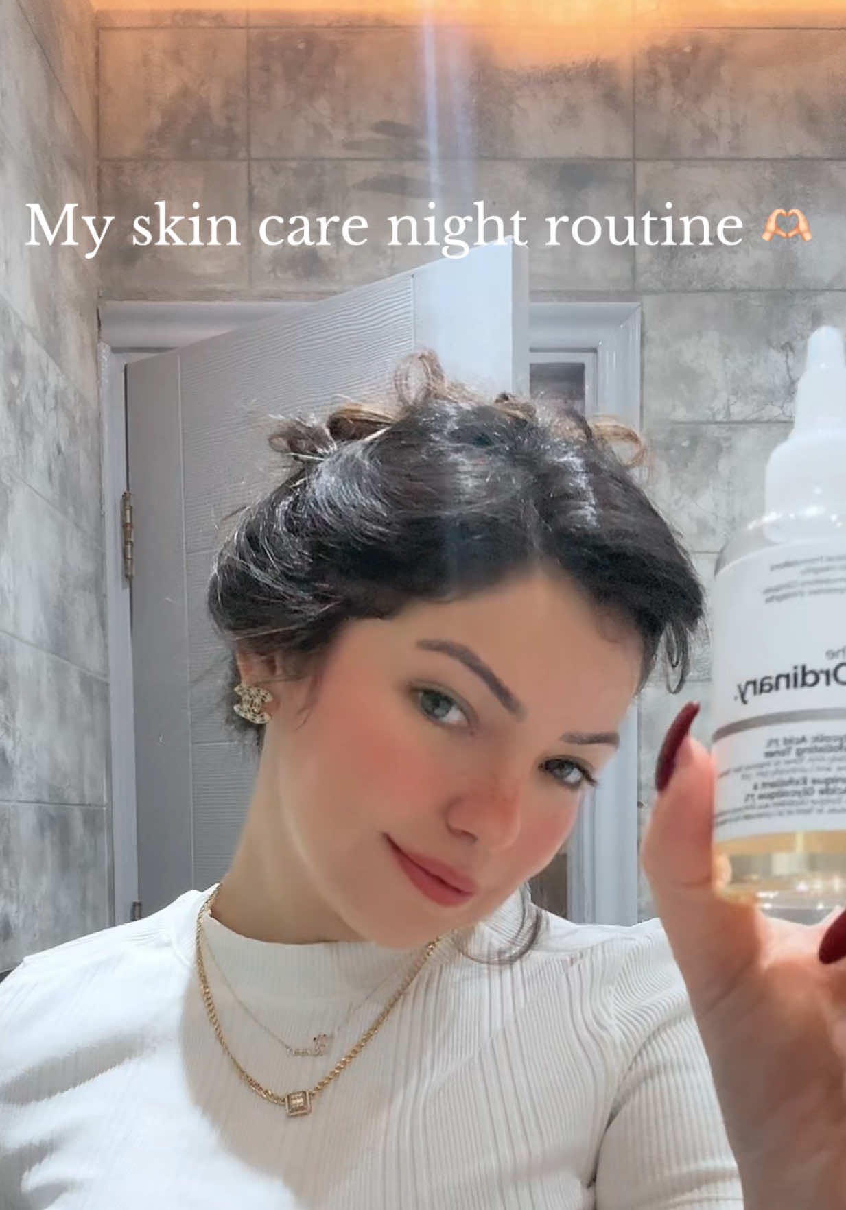 My night skin care Routine : 1- Cleanser غسول  2- Toner تونر ( the ordinary ) ممتاااااااز 3- vit. C serum ( Sephora ) 4- Niacinamide serum ( the ordinary ) 5- Eye cream كريم للعين ( Clinique ) 6- Face moisturizer مرطب ( kiehl’s ) 7- lip mask مرطب شفاه ( Laneige )  ملحوظة : تقدري تستخدمي غسول البشرة وتونر ونوع سيرم واحد حسب الامكانيات المتاحة معاكي وبعدها مرطب. ده روتين اليوم الاول فيه روتين تاني بيكون فيه ريبتينول 🫶🏻 استنوه الفيديو الجاي 💋 I love you ♥️ @sephora @The Ordinary @Kiehl’s Middle East @Clinique  . . #ملكة_جمال_مصر #missegypt #missegypt2023 #marwahelmy #skincareroutine 