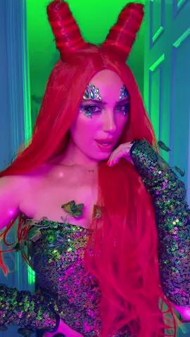 💚 #poisonivy #halloweenmakeup #halloweencostume @Warner Bros. @Batman 