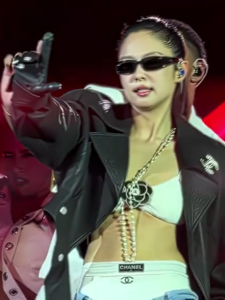 Like Jennie Edit  #kpop #blackpink #viral #kpop  Blackpink Deadline World Tour Jennie Kim Kaohsiung Day 2 New Solo Performance 251019 W Korea Event Donation Leaving before party  Have you ever met? Rock with Jennie Haters don't like jennie [go viral please] [blow up please]