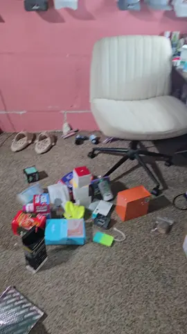 it took me forever but I got it cleaned and organized and looking sooo much better until I got 30 more packages in 🤦🏻‍♀️ never ending but I love my life and job #tiktokshopcreator #contentcreator  #brandaffiliate  #fyp #cleaningmotivation 
