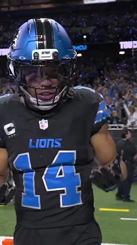the way he looks at the camera 😭 #nfl #amonrastbrown #detroitlions