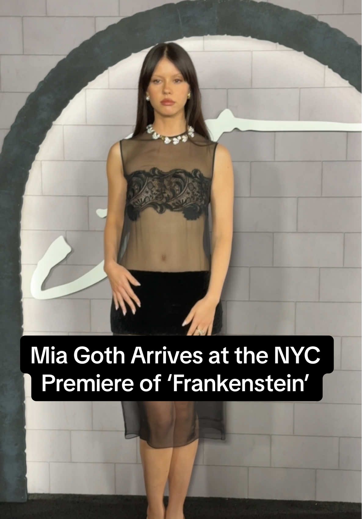 She’s a star! ELLE’s November cover star and star of #Frankenstein #MiaGoth arrives at the New York special screening of Guillermo del Toro‘s latest film.  