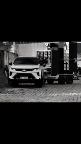 . . . . . . #sw4 #hilux #hiluxsurf #sw4hilux #sw4life   