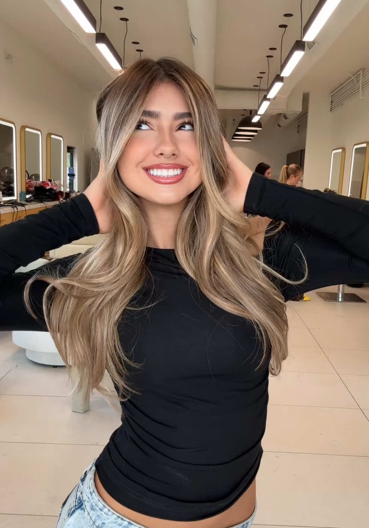 Get @???’s new teddy bear hair color formula at habiteducation.com @Habit Education 🧸🤎 #wicked Get her clipins now at habitshop.com @Habit.Shop Book now at Habitsalon.com @Venice✨ @hairbyjessr @katemariehair @Lily<3 #teddybearbronde #clipinhairextensions #hairextensions 