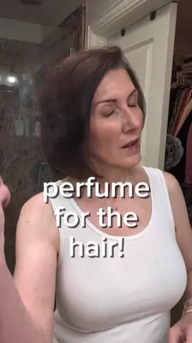 I love when I fluff my hair and I can still smell the Sheer Violet. #hairperfume #hairscents #kitsch #sheervioletspray #personalcare @Kitsch 