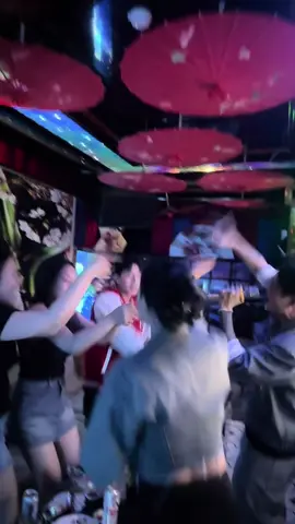 Người yêu cũ tên gì tôi không nhớ :)