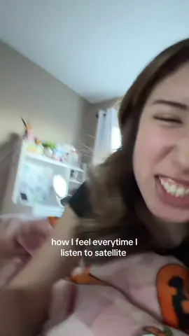 omg can u tell I resonate with this song #fyp #harrystyles #satellite #harryshouse #viral 