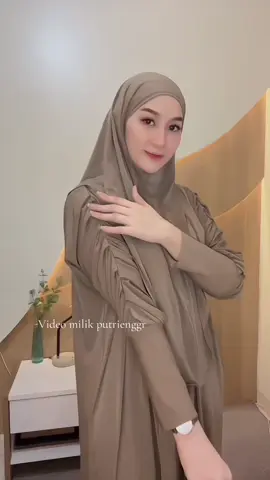 Abaya tangan serut  lucu bgt .. cantik ... satu set hijab 🤎🤎🤎🤍 #fyppppppppppppppppppppppp #hijabinspiration❣️ #ootdhijab #sethijab #gamistanganserut 
