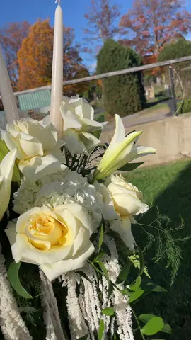 Obsessed with this candle light bouquet 🤩🕯️#trending #flowers #florist #amaranthus #viral