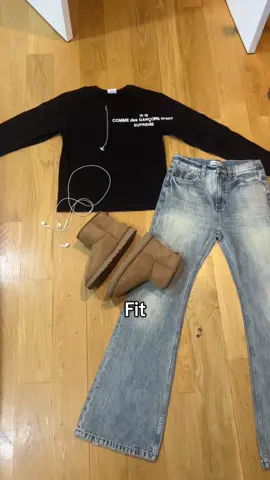 #fashiontiktok #supreme #balenciaga #fit #fyp #swag #niche #archive #fashiontiktok #fashion #uggs #cdg #OOTD #outfitinspo #outfit #ootdinspo 