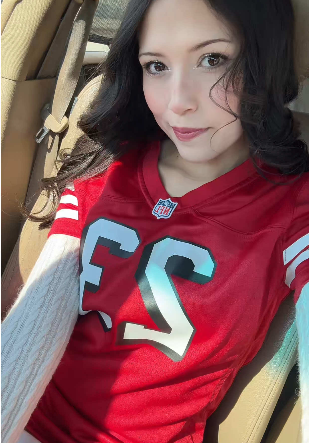 From yesterday!😸✨🌸 outfit check! i always try to wear red on Sundays or whenever the 49ers play and thankfully they won!🏈❤️ #sunday #outfitcheck #fitcheck #football #49ers 