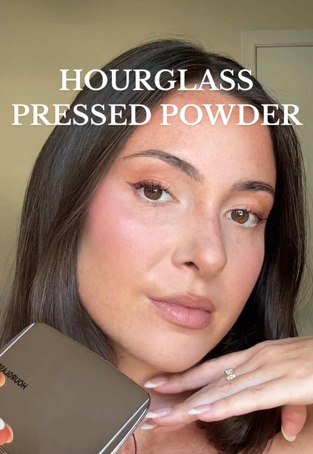 POV: You just unlocked smooth skin mode IRL 🕊️🤍 @Hourglass Cosmetics Vanish Airbrush Pressed Powder ✨ #hourglasscosmetics #hourglass #airbrushskin #flawlessfinish #MakeupRoutine 