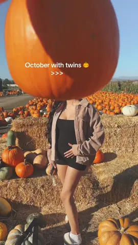 @Stephanie♕  #trend #fyp #octobermood 