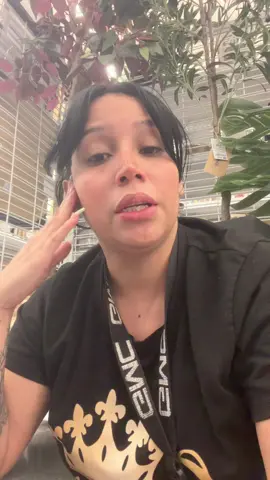 Y esto Que soy mujer lo mio no son las tiendas yo me yovo lo primero Que veo 😂#LIVEIncentiveProgram #LIVEMonetization #PaidPartnership 