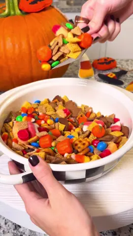 The perfect combo of sweet, salty, & spooky in one bowl 🍬🎃  Easy Halloween snack mix — quick to make, fun to serve, and loved by many