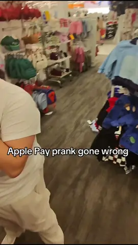 Apple Pay prank🤣🤣#apple #applewatch #funny #prank #prankvideo 