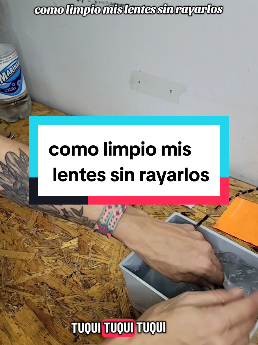 ¿Como limpio mis lentes sin rayarlos?  necesitas solo 3 ingredientes. Agua, detergente y papel tissue. seguí el paso a paso y déjame en comentarios si te sirvió el consejo #limpiacristales #lentesrayados #lentes #optica #tips 