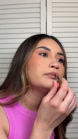 Amigas, how do we describe the feeling of finding a true neutral concealer shade? 😭😭😭 As a neutral toned girly it’s so hard to find concealer shades that don’t pull too yellow or orange.  What are some of your favorite shades/brands?  #concealertips #shadetwins #makeuphacks #concealerhack 