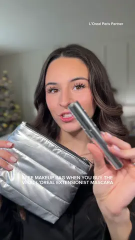 how cute is this bag?!? 🪩✨👏🏼 #LOrealParisPartner @loréal paris usa #lorealparisextensionistmascara #extensionistmascara #drugstoremascara #tiktokshopcreatorpicks 