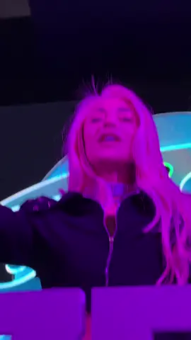 pirulito que bate bate 🍭 #clubvittar #spfw #pabllovittar #deezer @Pabllo Vittar 