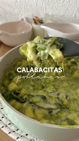 Estás calabacitas poblanas se volverán tu nueva guarnición favorita ✨🤌🏻 #Receta #verduras #recetasfaciles 