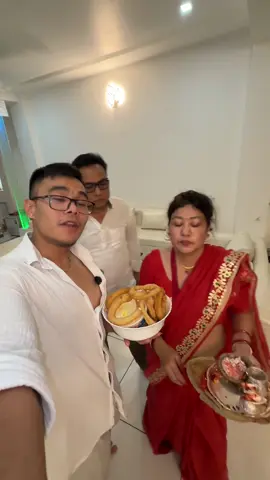 Tihar ma selroti ta khanu nai paro …. #drsashank #nepal #fyp #tihar #dharan 