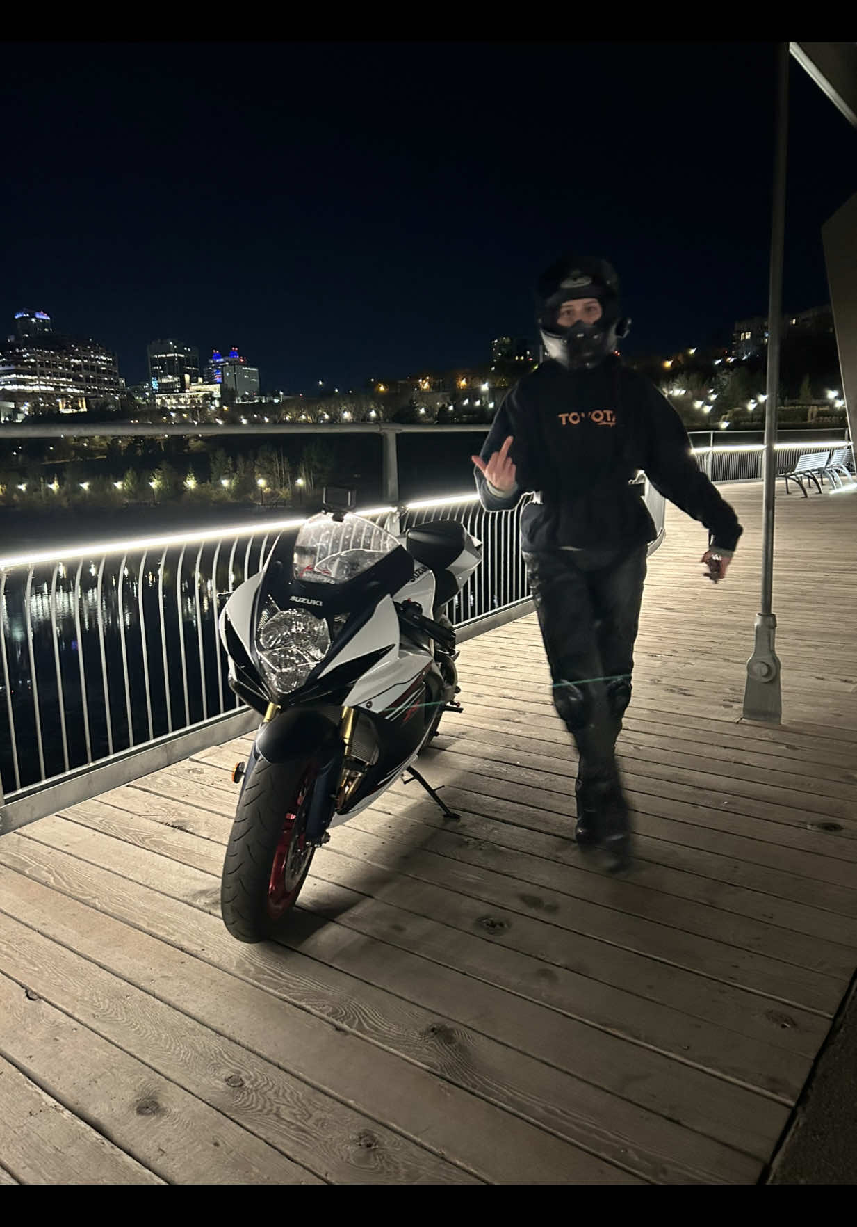 Tryna get as fast as an SU-57 🧌.                            #bikergirl #suzuki #gsxr #750cc #bikelife  (Forgot to put FOV on wide, so angle is ass)