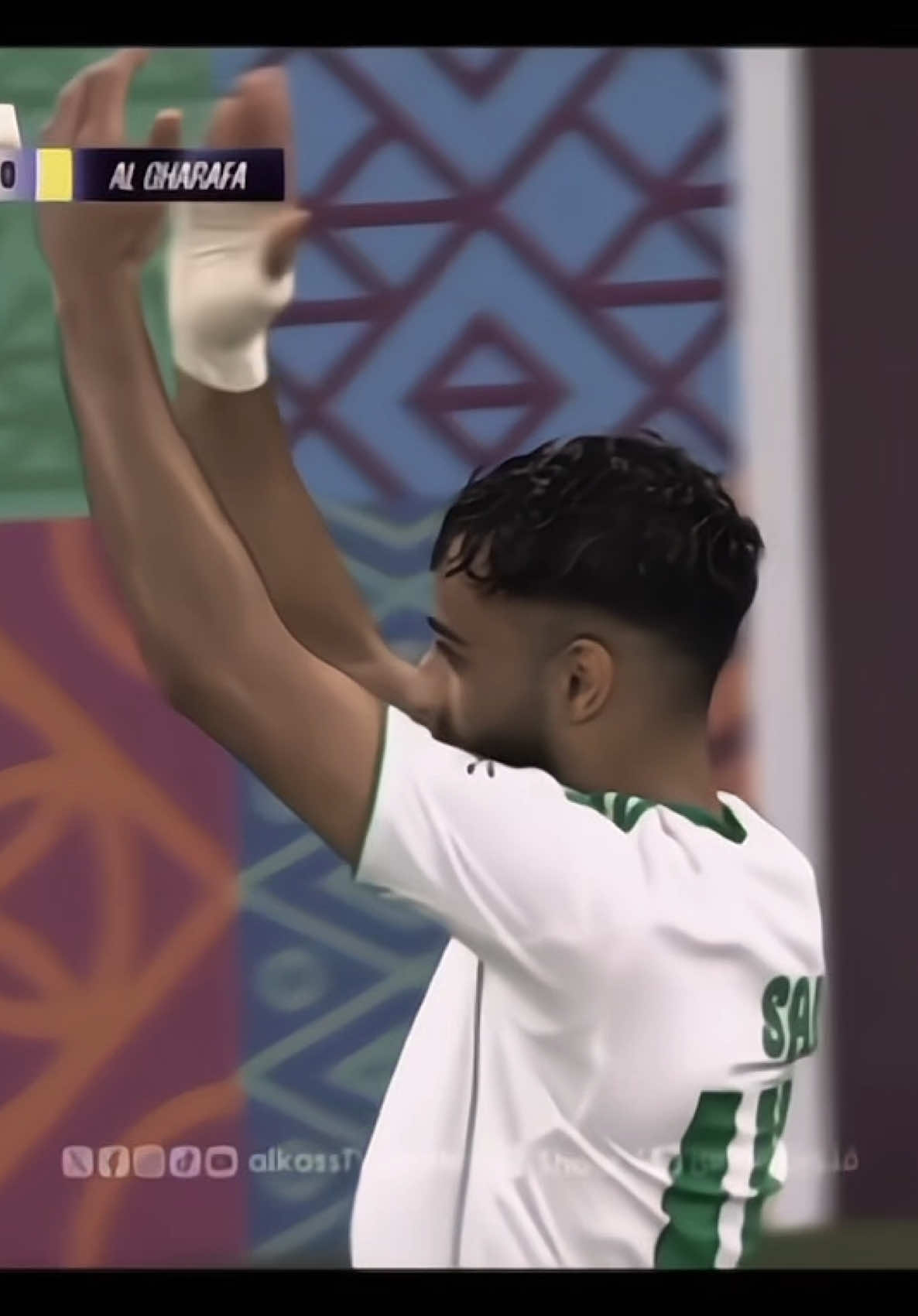 صالح يحتفل باحتفاليه بصاص ورقم 47 🥹💚💚 #alahli #الاهلي #صالح_ابو_الشامات #مصطفى_بصاص #الاهلي💚 