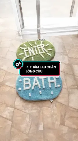 THẢM LAU CHÂN LÔNG CỪU “BATH” – NHÀ SANG CHẢNH, CHÂN KHÔ RÁO 💫 Nhà tắm mà có chiếc thảm này thì xịn khỏi bàn luôn nha chị em 😍 Thảm lông cừu siêu mềm, thấm hút cực nhanh, đế cao su chống trơn trượt an toàn #giadungtienich #thamlauchan #longcuu #bathdeco#xuhuong  @Tiện Ích Mỗi Ngày  @Tiện Ích Mỗi Ngày 