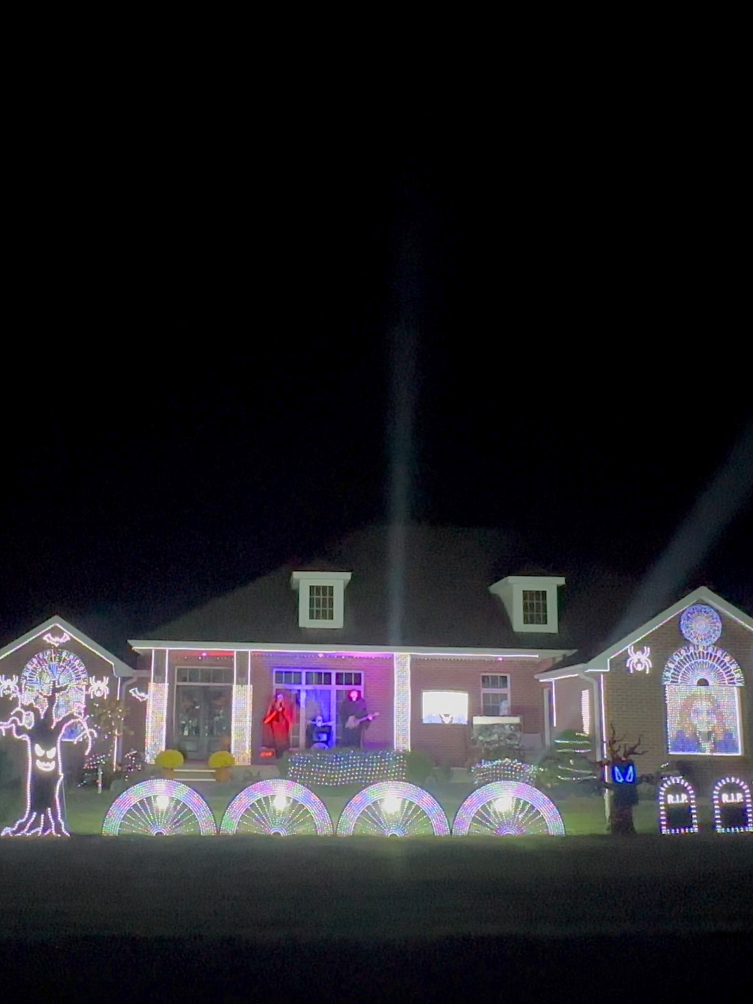 🤘 All aboard the CRAZY TRAIN! 💀🎶 The Reaper Band is rockin’ out to Ozzy at Wicked Willowbrook Lights! Thousands of lights, synced to the music, for one WICKED Halloween 🎃 📍Riverside, Iowa – Shows Wednesday thru Sunday thru Nov 2. #IgniteTheLights #WickedWillowbrookLights #HalloweenLightShow #OzzyOsbourne #CrazyTrain #HalloweenDisplay #LightShow #HalloweenVibes @bflightshows Check out my Youtube Channel for full length videos @ignitethelightsiowa