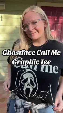 This shirt shipped really fast if you’re still needing one for Halloween 👻 #halloween #graphictee #ghostface #scarymovie #halloweencostume 