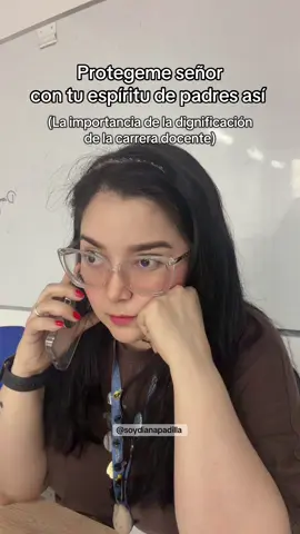 La dignificación de la labor docente implica mejorar las condiciones de trabajo, salariales y de formación, reconociendo su papel fundamental en la sociedad y promoviendo un mayor respeto por su profesión. Esto incluye aumentar el salario a través de bonificaciones y ascensos, ofrecer formación continua y especializada, asegurar condiciones laborales justas y proteger la salud y seguridad de los educadores.   #profedesecundaria #maestradesecundaria #profedebachillerato #profesoradesecundaria #maestradebachillerato       