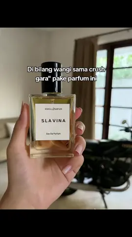 KOKULU PARFUM – SLAVINA Eau De Parfum ✨ Wangi segar dan elegan dengan sentuhan buah peach, nanas, dan bunga vanilla yang memikat. Cocok buat kamu yang ingin tampil manis tapi tetap classy setiap hari 💖 Tahan lama, lembut, dan bikin orang sekitar penasaran 🍑🌸 #parfumwanita #parfumereccomended #WangiTahanLama #fyp #4u 