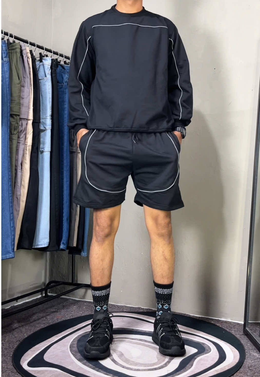 Setelan One Set Crewneck & Short Pants kece reflektif 🔥 #setelan #onesetcrewneck #reflektif #skenaoutfit #rekomendasi 
