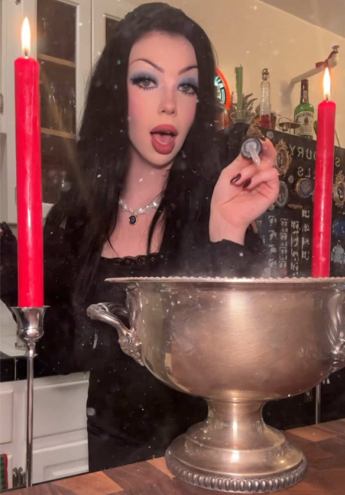 let’s make a love potion 💋 (spooky sangria)  🍷 #savourygirl #lovewitch #halloween #sangria #spookytreats 