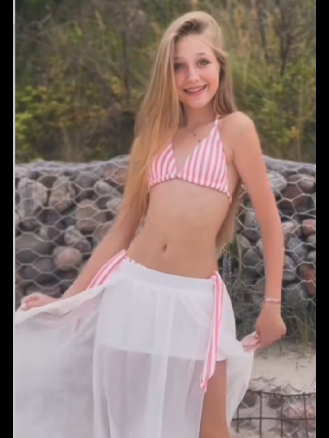 zuziamaja artista modelo de belleza profesional de Polonia 🇵🇱 y belleza impresionante #outfit #lipsync #fingerdance #tiktokshop #fypシ 