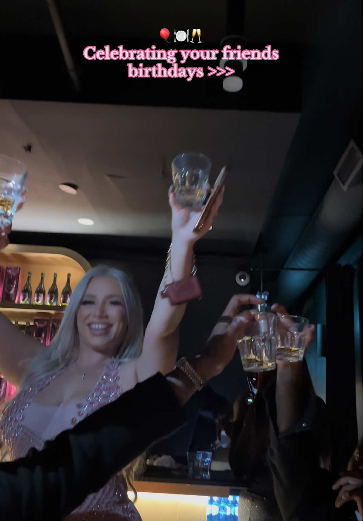 I just love a birthday girls night out🎈#torontonightlife #girlsnightout #birthdaydinner #torontocreator 
