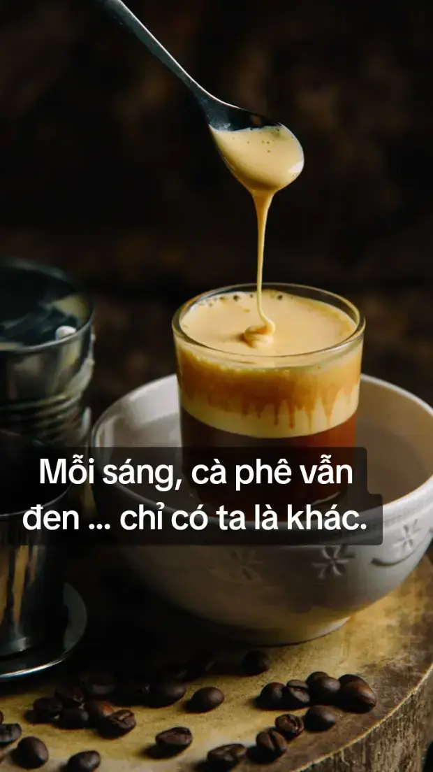 Khác ở chỗ hôm nay biết mỉm cười, dù đêm qua có lắm điều chưa ngủ yên. Ly cà phê vẫn đậm như cũ… chỉ là lòng mình đã bớt vội hơn. #mayteahouse1994 #caphesang #CàPhêChill 