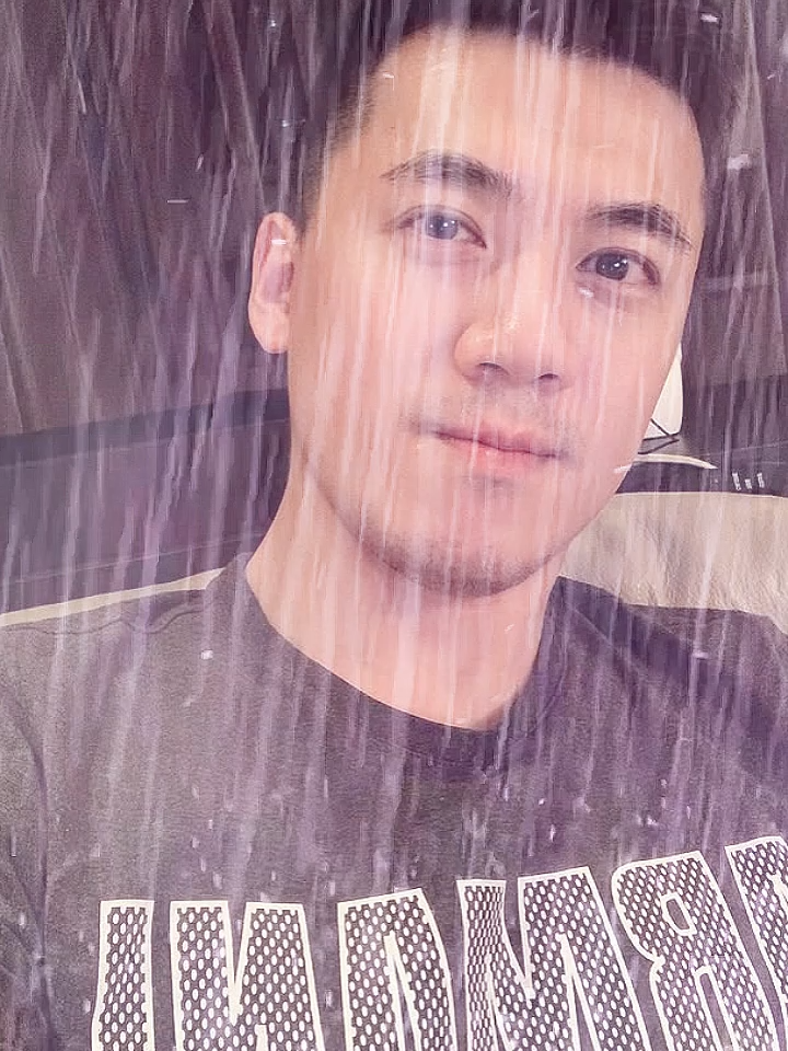 Cuộc sống chứa đầy những cơ hội thứ hai. Một tháng mới đang tới và bạn biết điều đặc biệt gì không? Bạn vẫn còn sống để nắm bắt những cơ hội mới và cuộc đời mang lại.