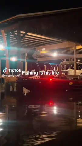 This reminds me of my last few #BassFishing Trips with my #Daddy I sure miss him & it’s heartbreaking to watch your #Father go down but @Ray Payton did the same thing I did no matter how hard because you knew it would be a forever #Memory for you both! God Bless Ray & his Hero! #FishTok