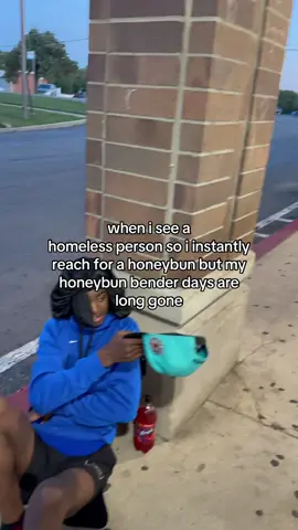 when i detect a homeless person nearby so i instantly reach for a honeybun but my honeybun bender days are long gone • ib: @Obito • #kngskiii #relatable #honeybun #homeless 